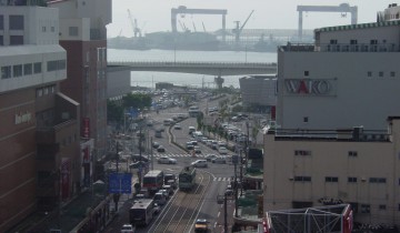 大門からの風景 JR函館駅とゴライアスクレーン 2005年7月