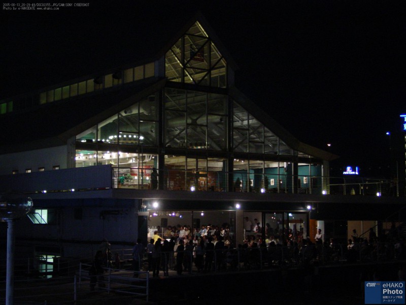 クイーンズポートはこだて（当事・旧シーポートプラザ）でのライブイベント 2005年8月 その3