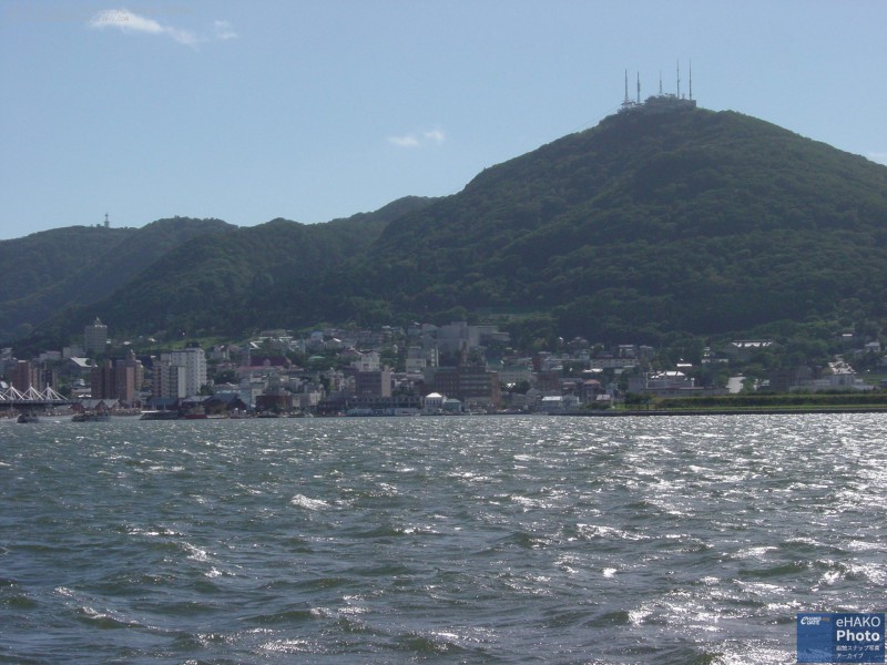 埠頭から函館湾と函館山を眺める 2005年9月
