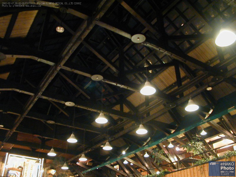 明治館の天井の梁