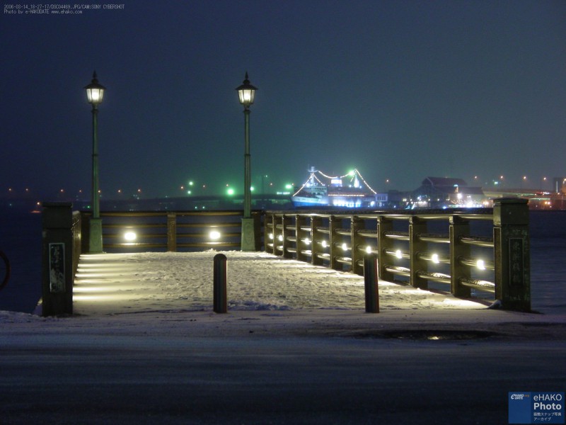 旧桟橋（東浜桟橋）から、夜の摩周丸 2006年3月