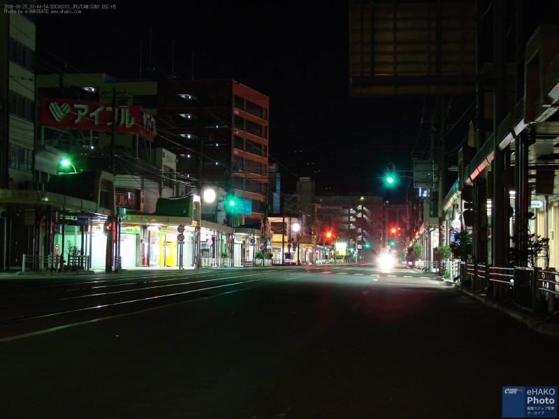 夜明け前の函館駅前・大門の街 2006年8月