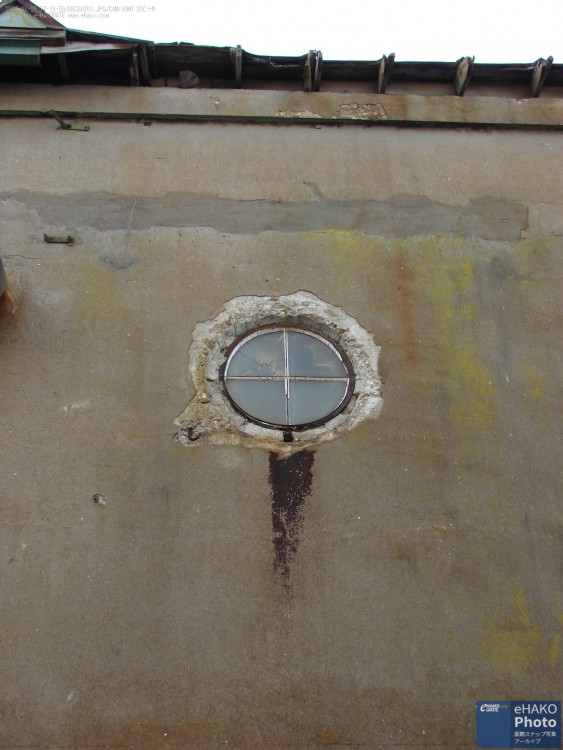 旧相馬倉庫の壁 2006年8月